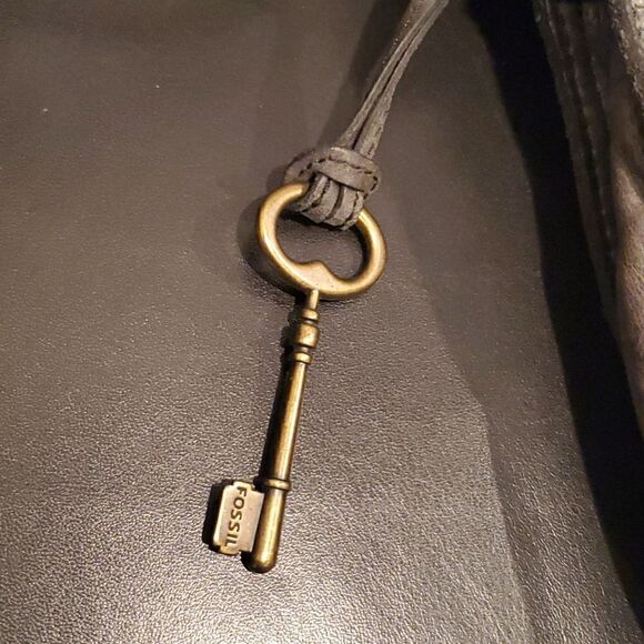 FOSSIL Vintage Revival Leather Crossbody - Picture 8 of 14